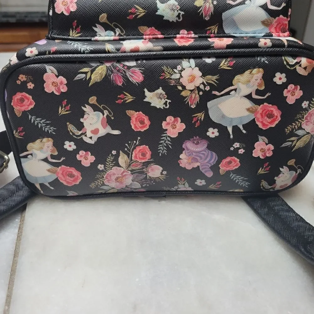 Disney Loungefly Women's Black Floral Print Zipper Around Backpack Rare HEART